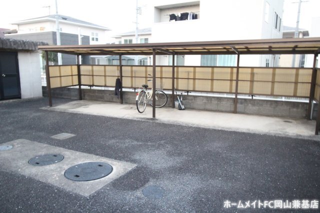 拡大写真:レジデンス百間川 2階206のその他共有部分