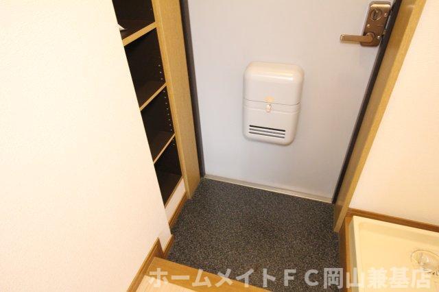 拡大写真:岡山市中区藤原西町1丁目 1階105の玄関