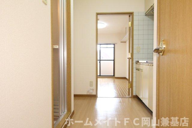 拡大写真:岡山市中区藤原西町1丁目 1階105の玄関