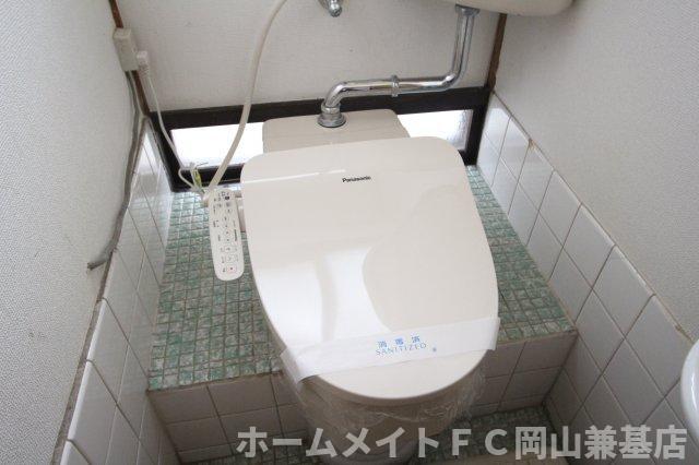 拡大写真:国富借家 1階1のトイレ