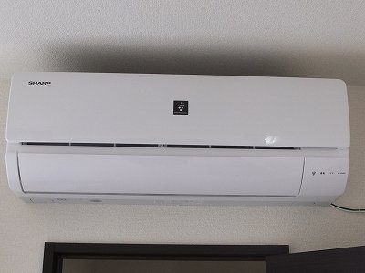 拡大写真:レオネクストルミエールⅡ 1階105のエアコン
