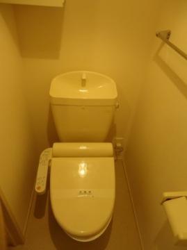 拡大写真:岡山市中区長岡 2階203のトイレ