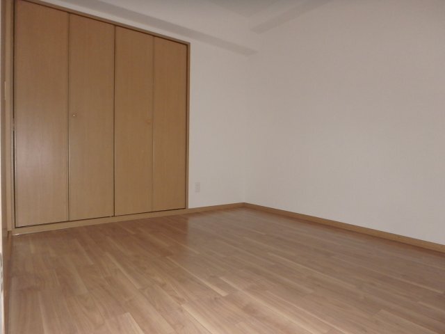 拡大写真:ネクスト倉田 西館 6階601の洋室です
