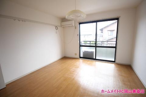 拡大写真:岡山市中区下 2階205の室内