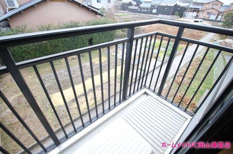 拡大写真:岡山市中区下 2階205のベランダ