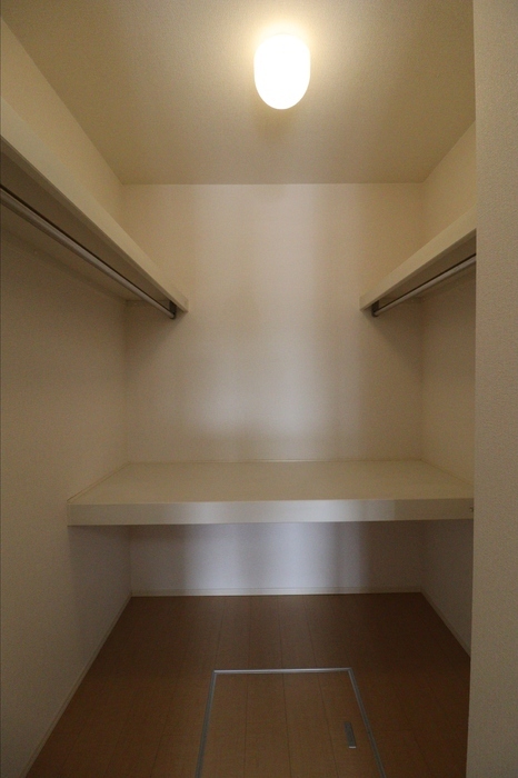 拡大写真:岡山市中区国富 1階113の収納