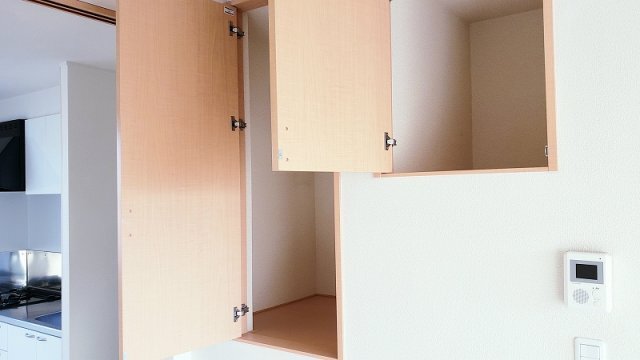 拡大写真:レオネクスト倉富 1階106の2F壁面収納※写真と現状が異なる場合は現状を優先