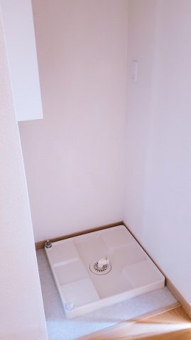 拡大写真:レオネクスト倉富 1階106の1F洗濯機置き場※写真と現状が異なる場合は現状を優先
