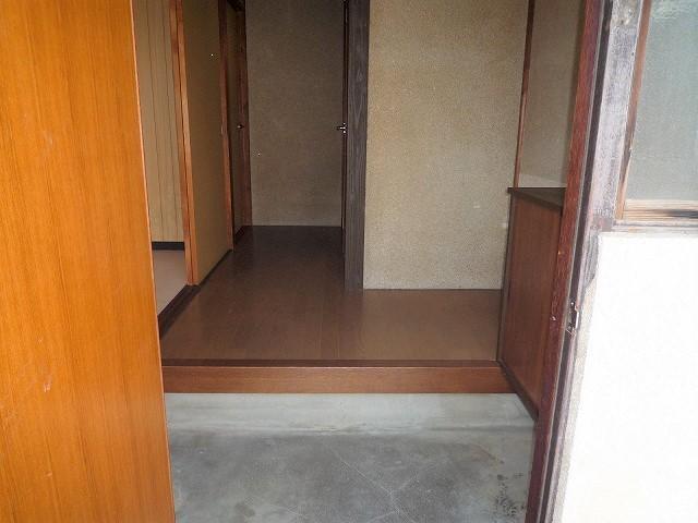 拡大写真：佐藤一戸建て 1階2の玄関