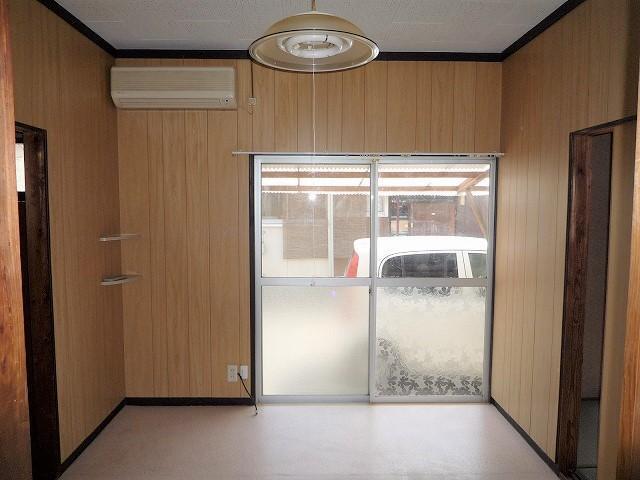 拡大写真：佐藤一戸建て 1階2の居間