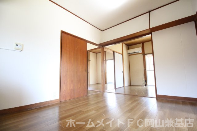 拡大写真:瀬戸貸家 1階1の居間