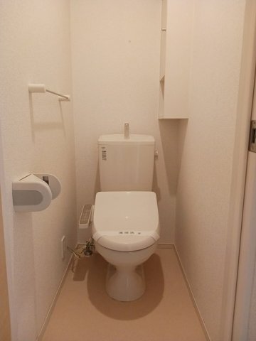 拡大写真：フラワー松崎 2階201のトイレもきれいです