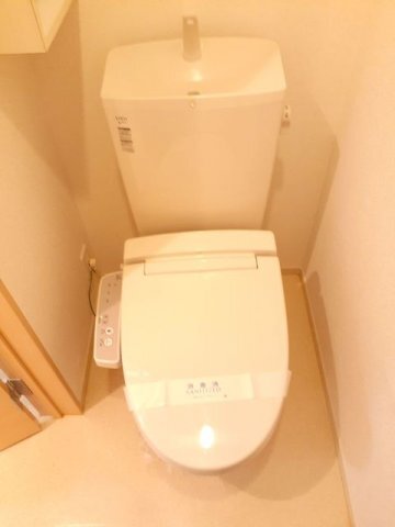 拡大写真:グレースフル・レジデンスⅢ 1階103のトイレです