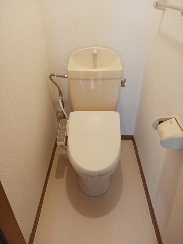 拡大写真：サンセ－ルＫ・Ｙ　Ｂ 1階102の落ち着いたトイレです