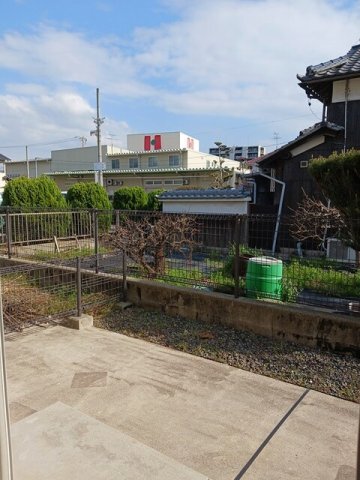 拡大写真：サンセ－ルＫ・Ｙ　Ｂ 1階102のたまにはお庭で休日を過ごしてみるのもよいかもしれません