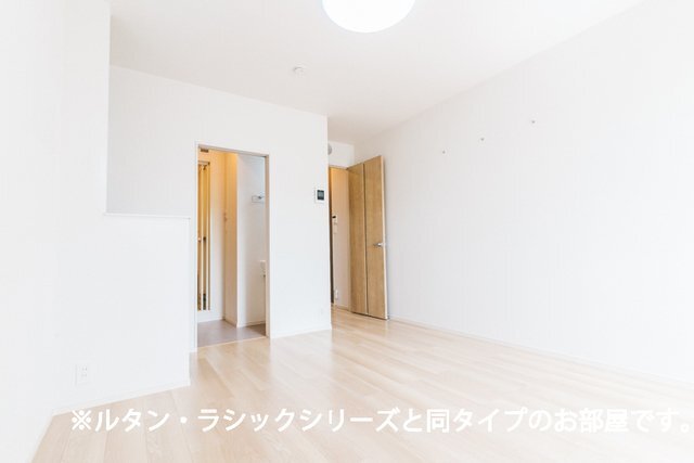 拡大写真：フラン　アビタシオン 1階102の内装