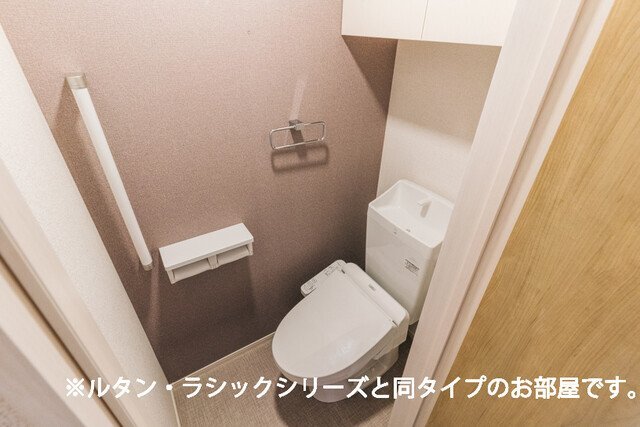 拡大写真：フラン　アビタシオン 1階102のトイレ