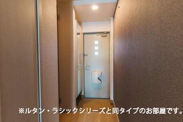 拡大写真：フラン　アビタシオン 1階102の玄関