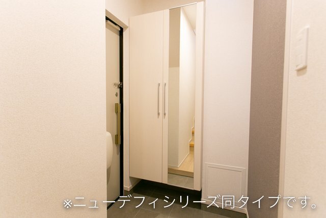 拡大写真:ルミエール 井竜 2階207の玄関