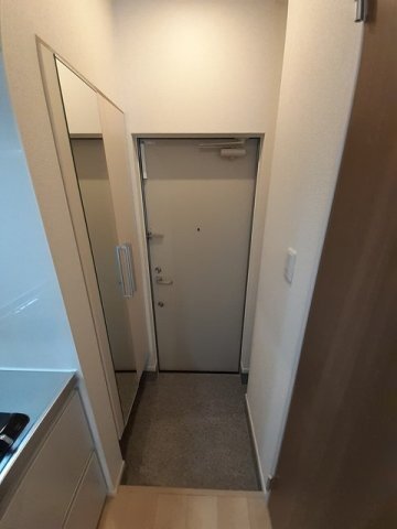 拡大写真：グランシュテル 1階103の玄関