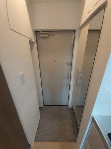 拡大写真:グランシュテル 3階305の玄関