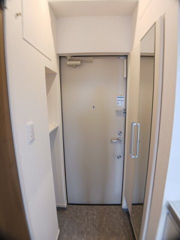 拡大写真:ベル フルール 3階302の玄関