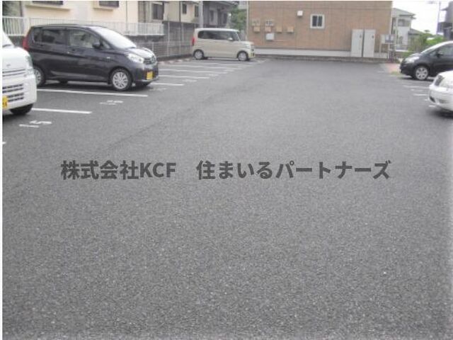 拡大写真:ウィズテリア A棟 2階203の駐車場があるので、車を買う予定の方も安心です