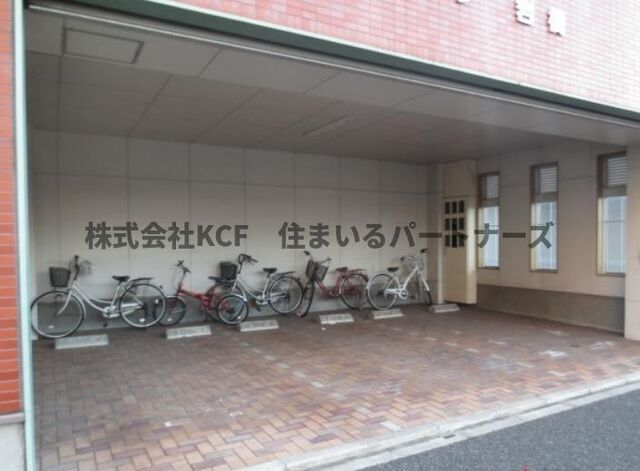 拡大写真:メゾン岩橋 3階302の駐車場があります