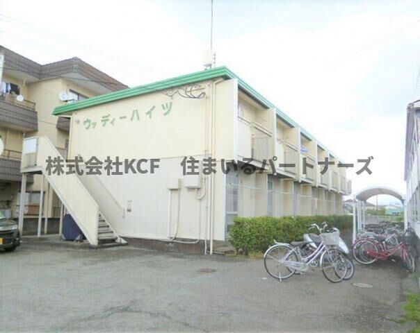 拡大写真:ウッディーハイツ 1階106の駐車場があるので、車を買う予定の方も安心です
