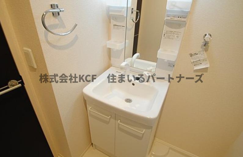 拡大写真:セジュール・リアン 1階105のコンパクトで使いやすい洗面所