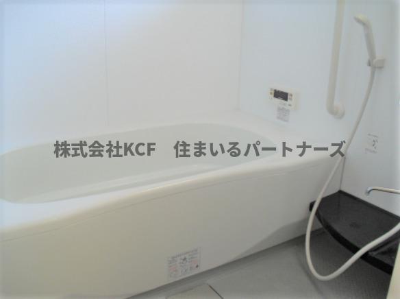 拡大写真:ウィズテリア A棟 2階203の落ち着いた空間のお風呂です