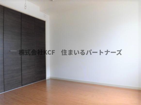 拡大写真:グランドウェルストーン 5階506のコンパクトで使いやすい洋室です