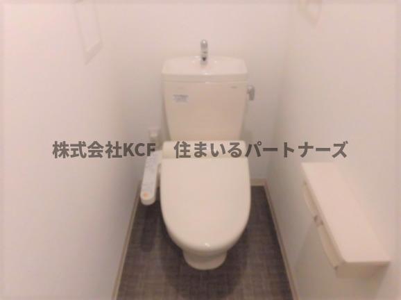 拡大写真:グランドウェルストーン 5階506のコンパクトで使いやすいトイレです