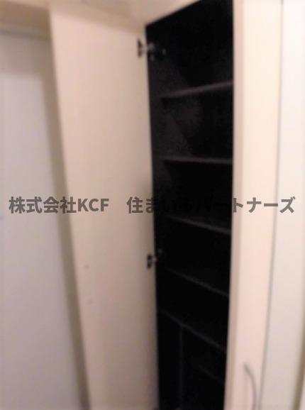 拡大写真:グランドウェルストーン 5階506のゆったりとした玄関です