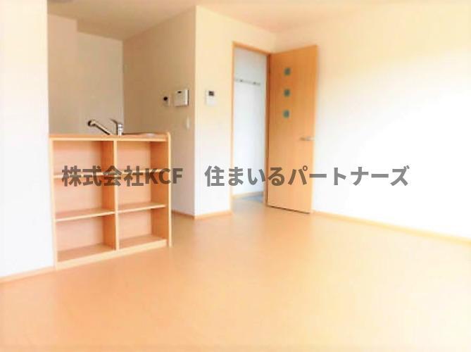 拡大写真:ニューライフつぶく5 1階102の使いやすい居間です