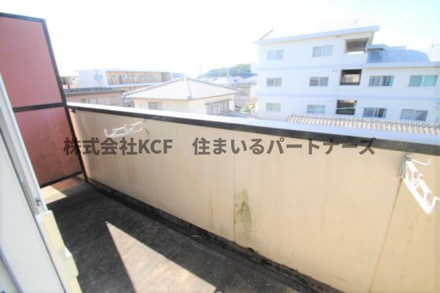 拡大写真:モンシェリ 3階301の広々としたバルコニーです