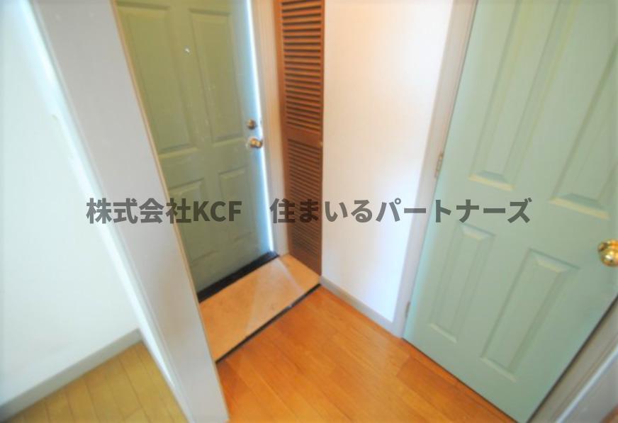 拡大写真:モンシェリ 3階301のきれいな玄関です