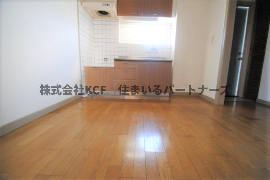 拡大写真:モンシェリ 3階301のおしゃれな居間です