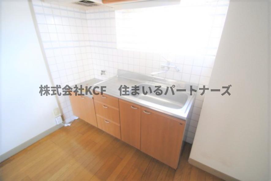 拡大写真:モンシェリ 3階301のコンパクトなキッチンで掃除もラクラク