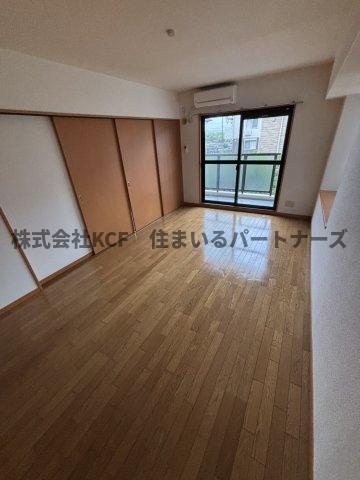 拡大写真：久留米市上津町 2階202のゆったりとしたリビングです