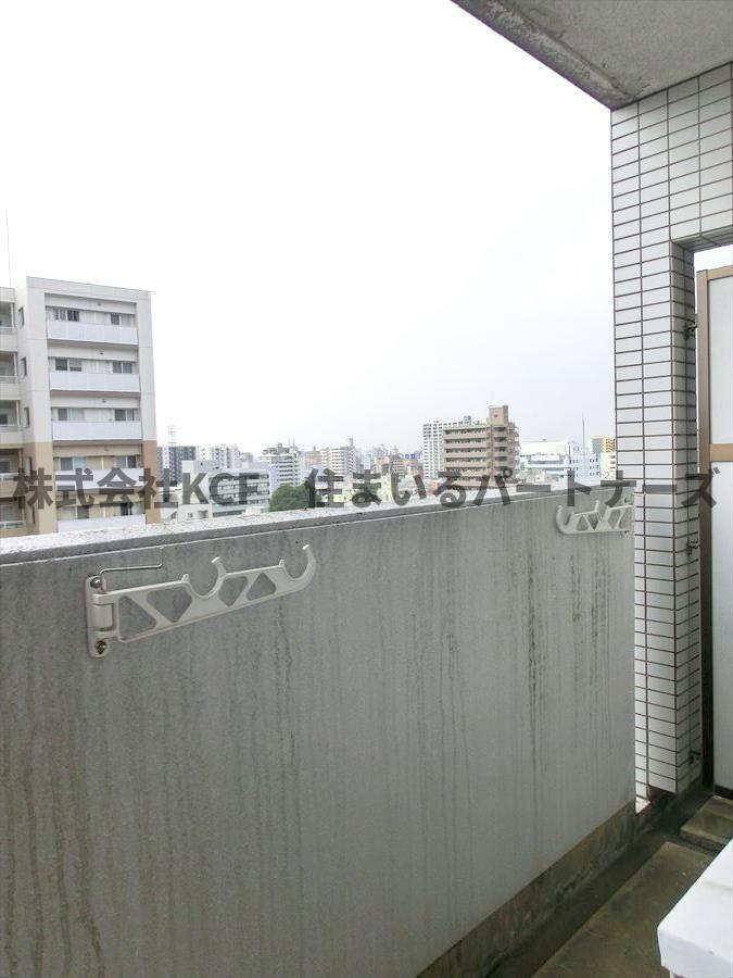拡大写真:ヴィラマリア 12階1201のバルコニーからの眺めを楽しみながら食事をしませんか