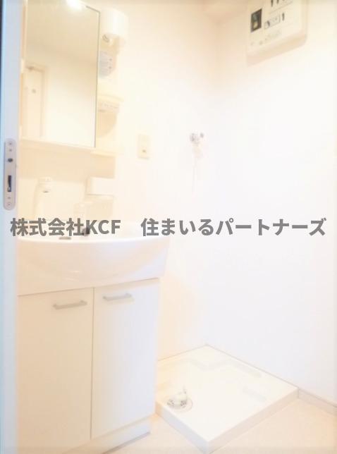 拡大写真:リブレア御井町 2階203の脱衣スペースもあります