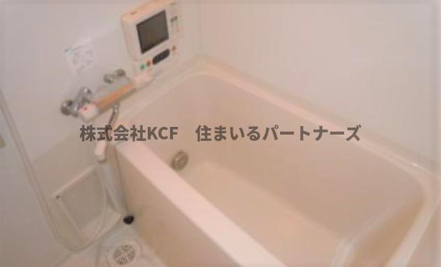 拡大写真:オリーヴァ花畑 2階202のきれいなお風呂です