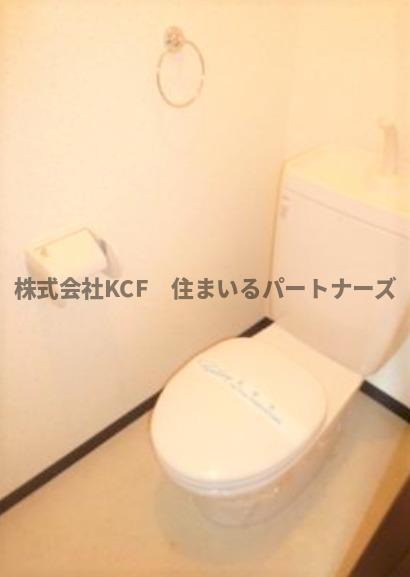 拡大写真:オリーヴァ花畑 2階202のゆったりとした空間のトイレです