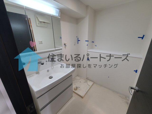 拡大写真:カサグランデ本町 7階702の忙しい朝には欠かせない洗面所です
