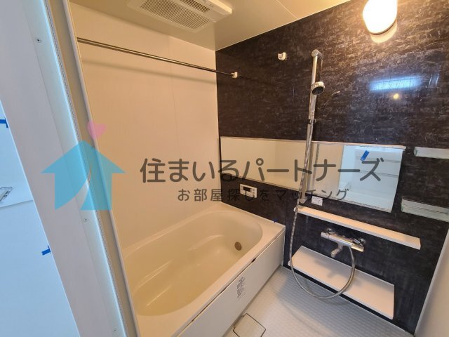 拡大写真:カサグランデ本町 7階702の落ち着いた空間のお風呂です