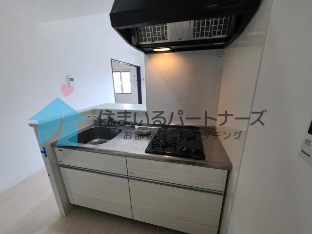 拡大写真:カサグランデ本町 7階702のきれいなキッチンです