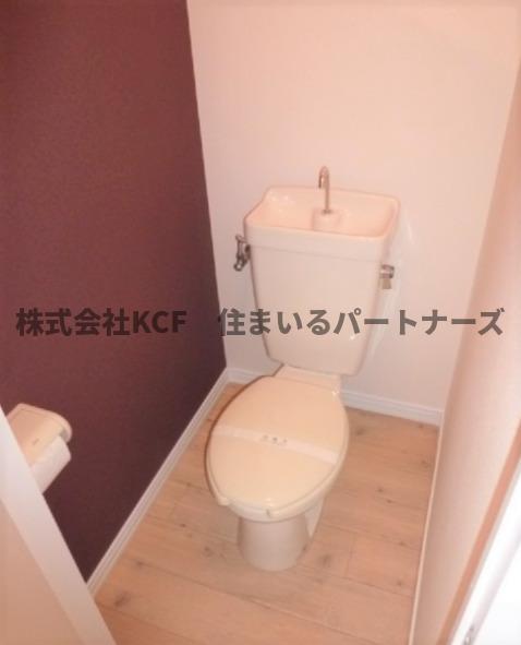 拡大写真：R-BOXOHISHI 3階302の清潔感のあるトイレです