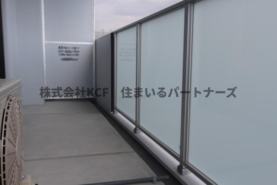 拡大写真:ウィリングネクスト 7階702の外からの目が気にならないバルコニーで洗濯物が干せます