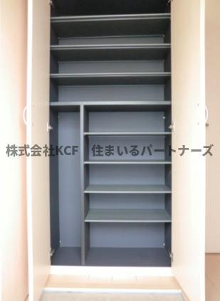 拡大写真:グランシャリオ宮の陣 1階102の明るい玄関です